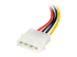SATAPOWADPL - StarTech.com Adaptateur de câble d’alimentation LP4 vers SATA à angle gauche 4 broches - Gros plan
